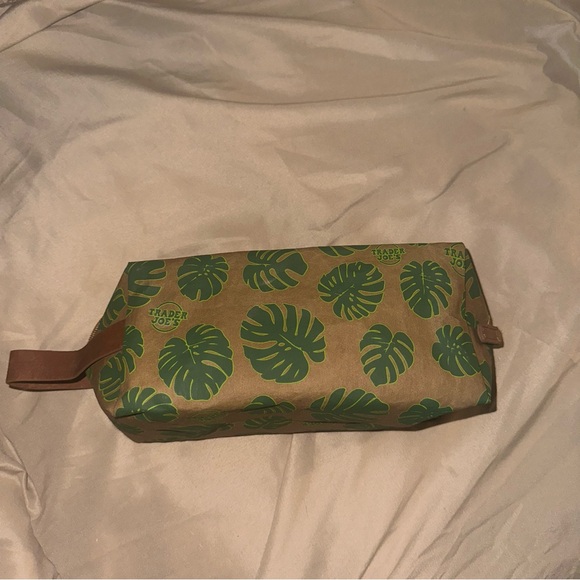 Limited addition: Trader Joe’s Small Washable Bag - Picture 6 of 8